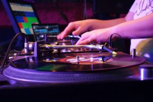 Tips for Hiring a DJ